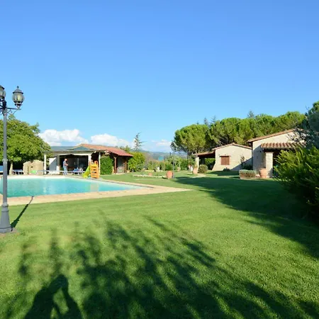Hotel Modern In Marsciano With Private Pool